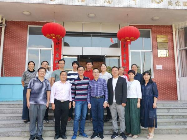 教育研究院邀请了福州一中林立灿老师,福州格致中学颜辉老师和罗源